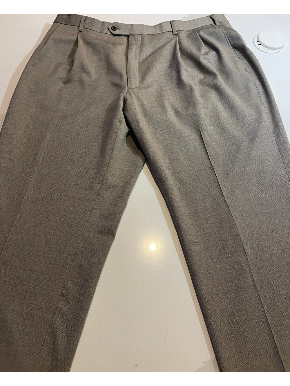 DESIGNER JOS A BANK CUFFED PLEATED GRAY WOOL DRESS PANTS MENS SIZE 41R 40W X 29L